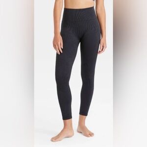 JOYLAB Women’s 7/8 Length Ribbed Seamless Leggings Size M